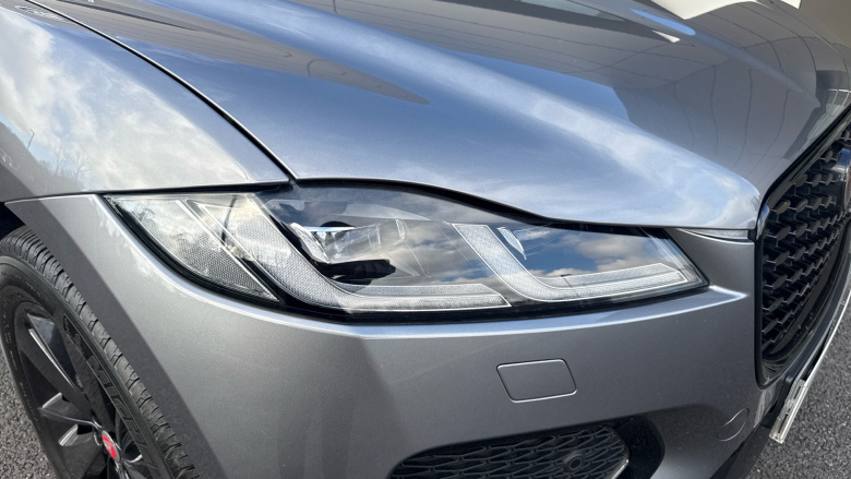 Jaguar F-Pace 2.0 P250 R-Dynamic Black 5dr Auto AWD Petrol Estate